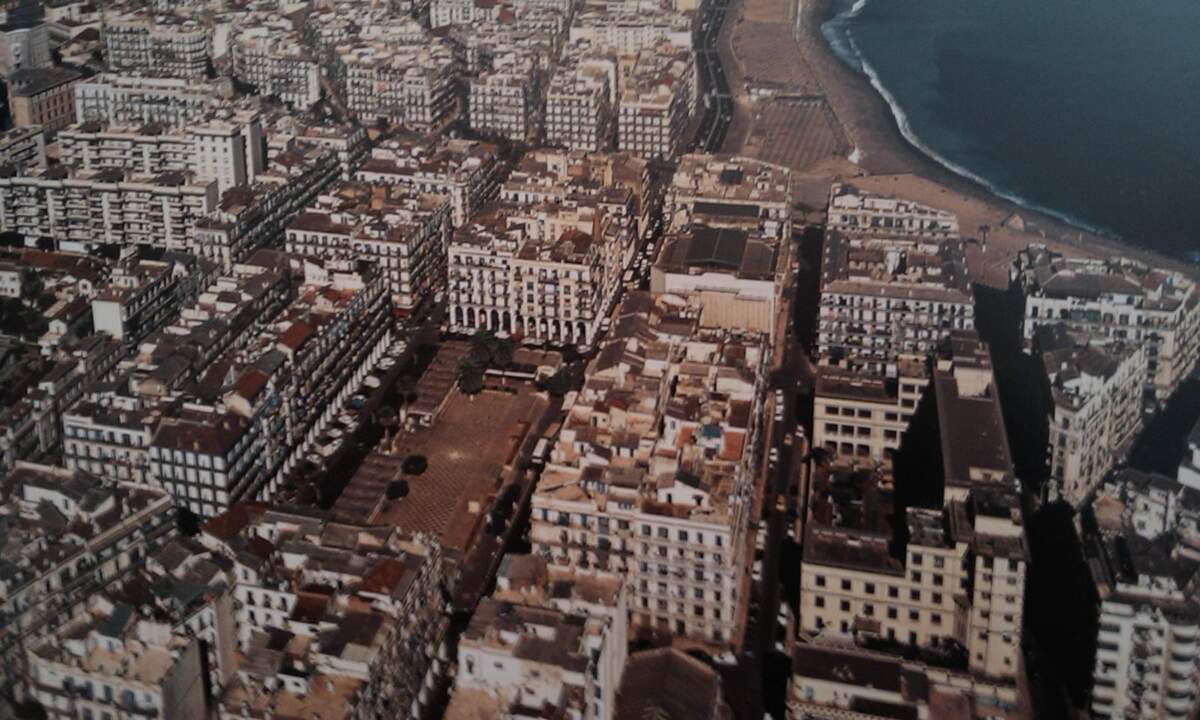 Quartier de Bab El Oued, Alger. Photo de Saber68 via Wikimédia CC BY-SA 3.0