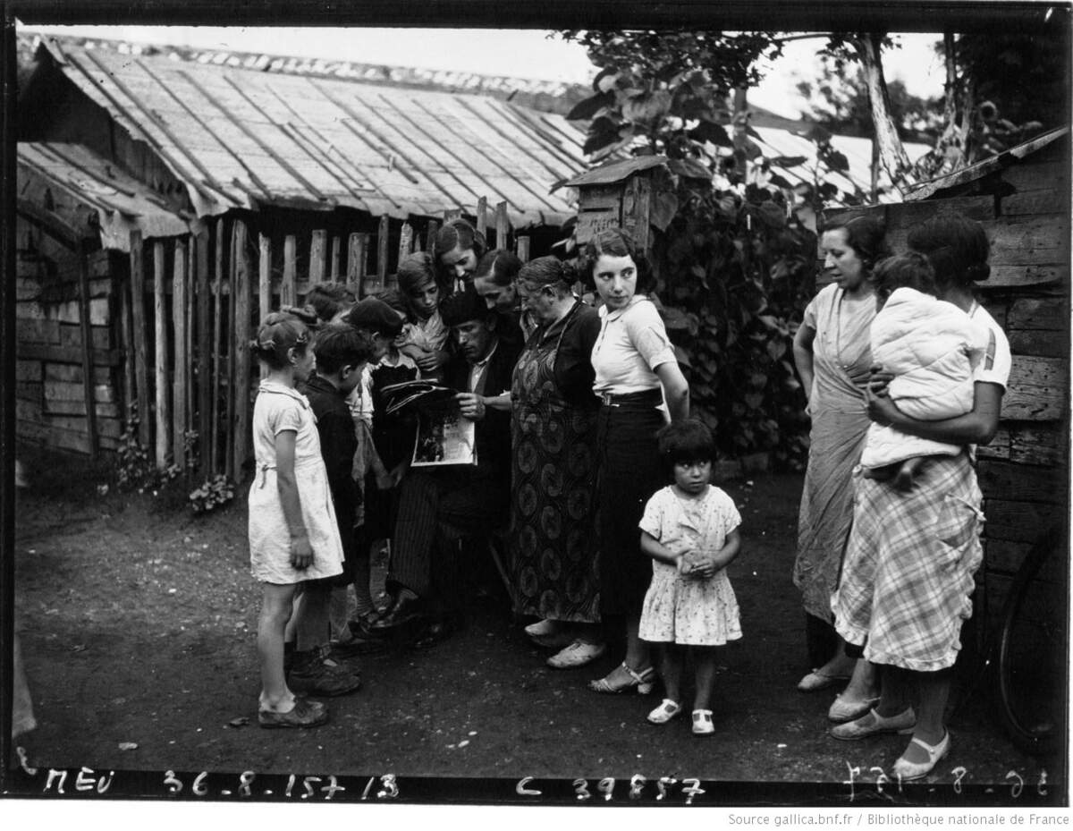Des réfugiés espagnols dans la région parisienne, 1936 : [photographie de presse] / Agence Meurisse. Cette image provient de la bibliothèque en ligne Gallica (Domaine public) via Wikimedia