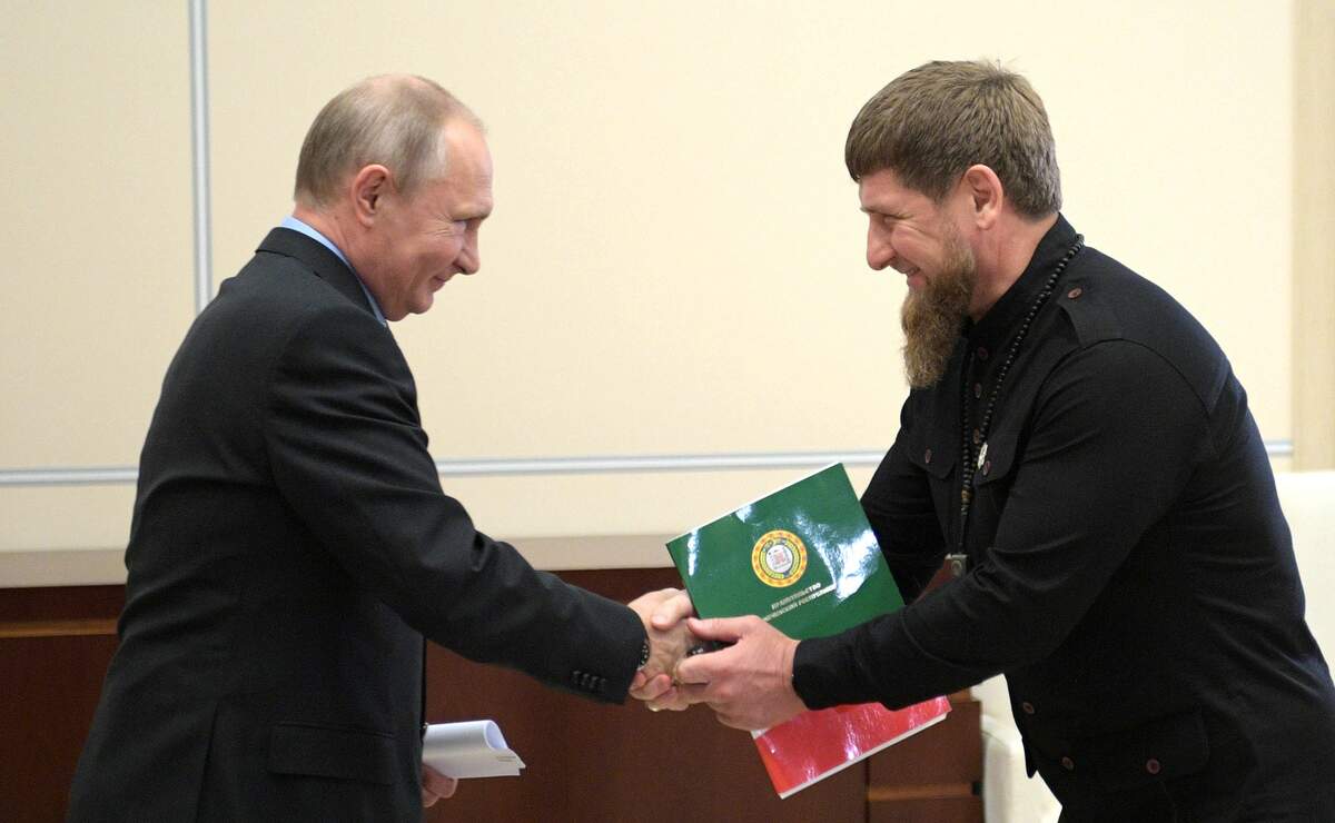 Vladimir Poutine et Ramzan Kadyrov (2018-06-15)  Creative Commons Attribution 4.0 International via Wikimedia