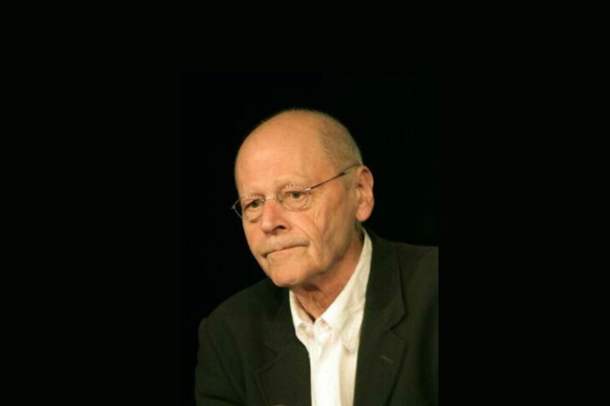 Portrait de Pierre Michon, le 22 septembre 2007 aux « Rencontres de Chaminadour » à Guéret (Creuse, France). Copyright (c) 2007 David Farreny. Wikimédia