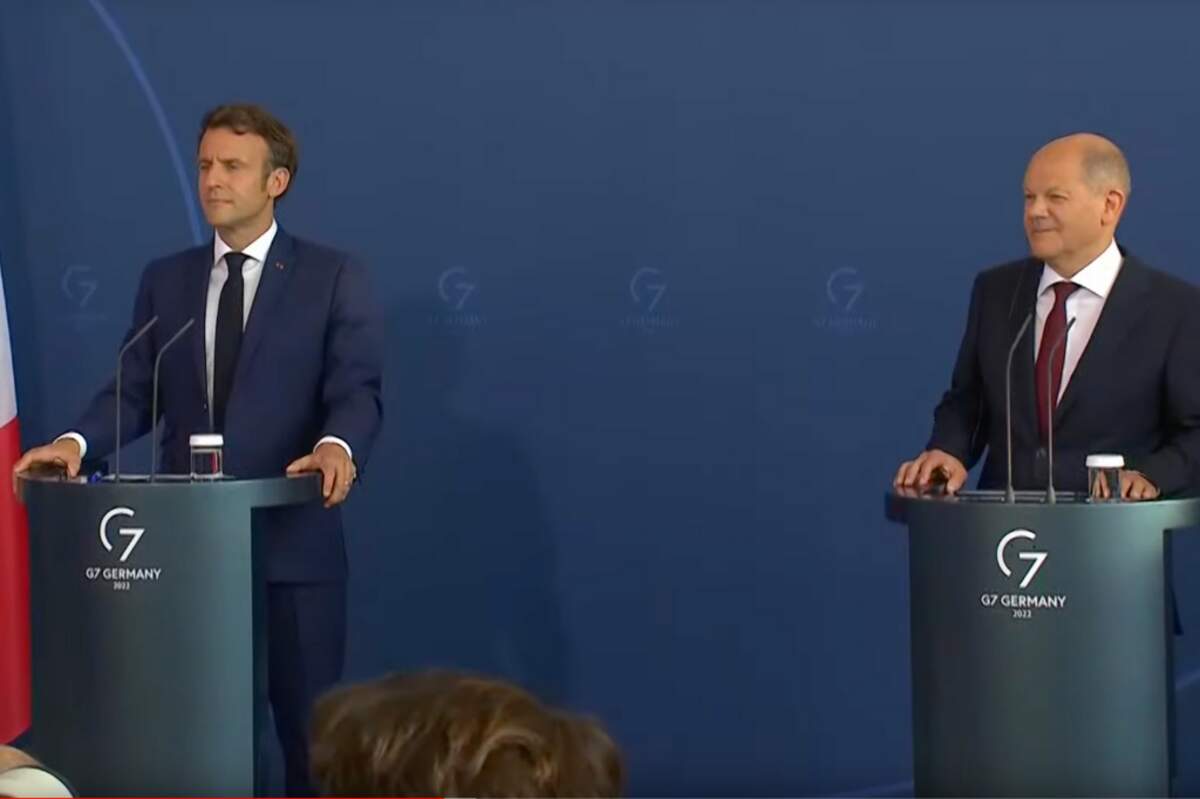 Conférence de presse du Président Emmanuel Macron et du Chancelier allemand Olaf Scholz à Berlin. Le 9 mai 2022. Youtube