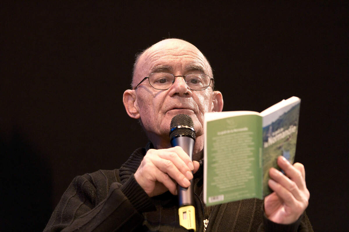   Jean-Luc Nancy  en 2010 · Photo : Georges Seguin (Okki) via Wikimédia