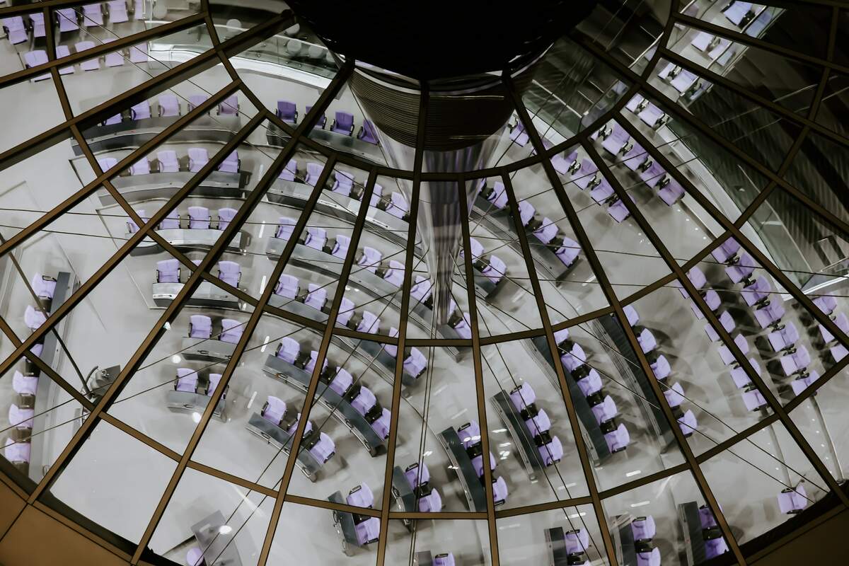 Bundestag · Photo : Claudio Schwarz via Unsplash 