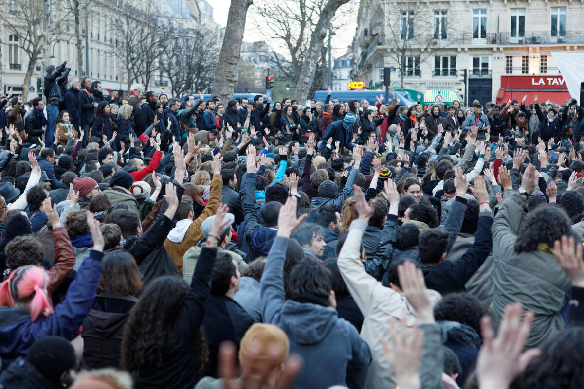 Rassemblement « Nuit Debout » à Paris en 2016. Pierre-Yves Beaudouin / Wikimedia Commons / CC BY-SA 4.0