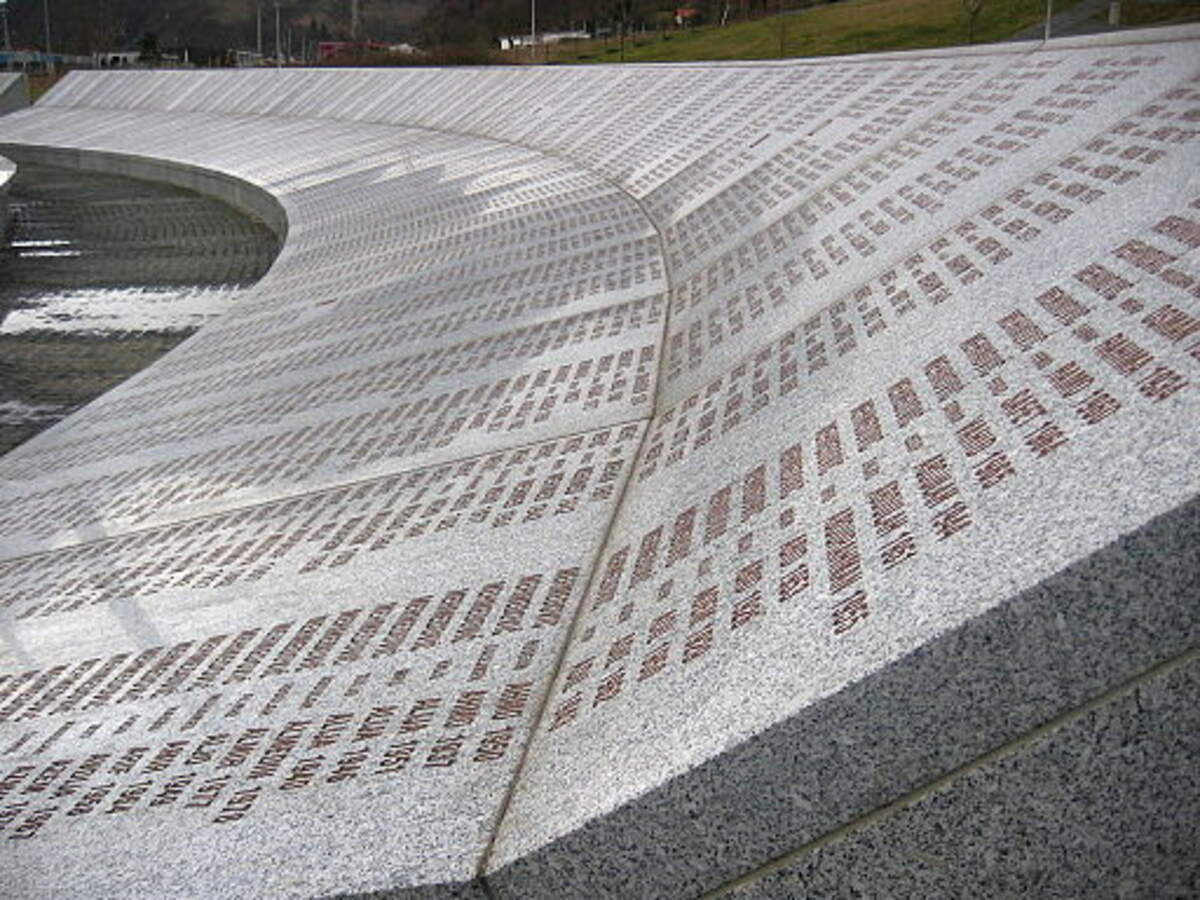 Mémorial du génocide de Srebrenica