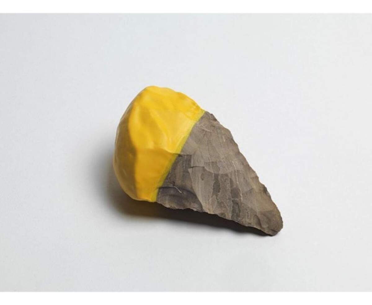 Ami Drach and Dov Ganchrow, « BC-AD; contemporary flint tool design » © Centre Pompidou, Mnam/Cci, photo : Audrey Laurans / Dist. RMN-GP
