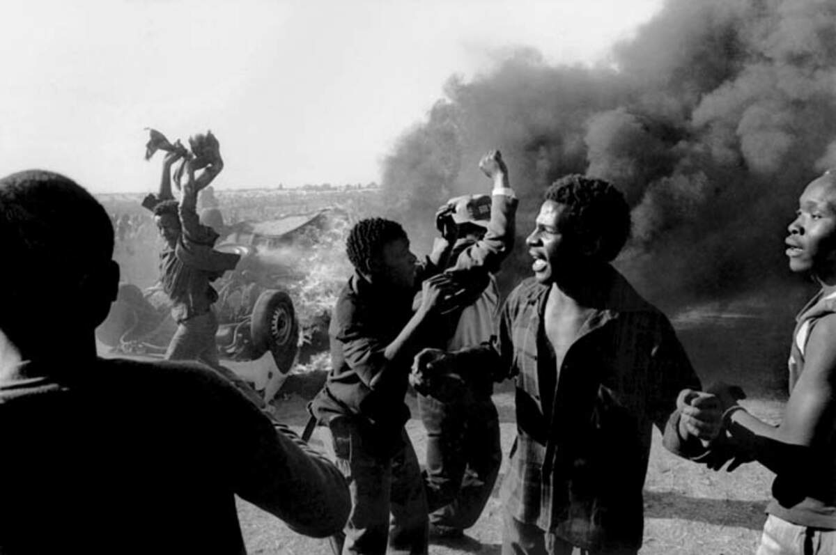 Manifestations contre l’apartheid en Afrique du Sud dans les années 1980. Photo : r 	Paul Weinberg | Wikimédia