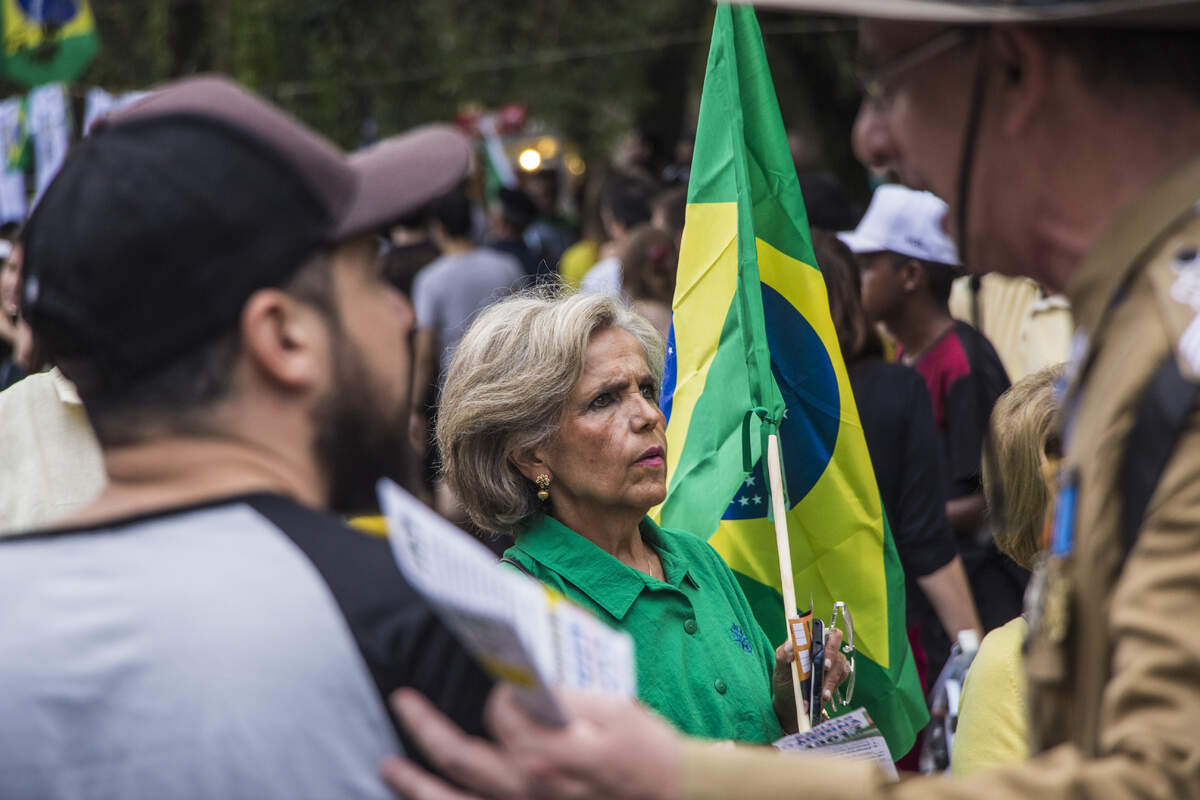 Des manifestants se sont rassemblés sur l’avenue Goethe pour soutenir la candidature de Jair Bolsonaro, DR Bernardo Speck - 30.09.2018 flickr, CC BY-ND 2.0