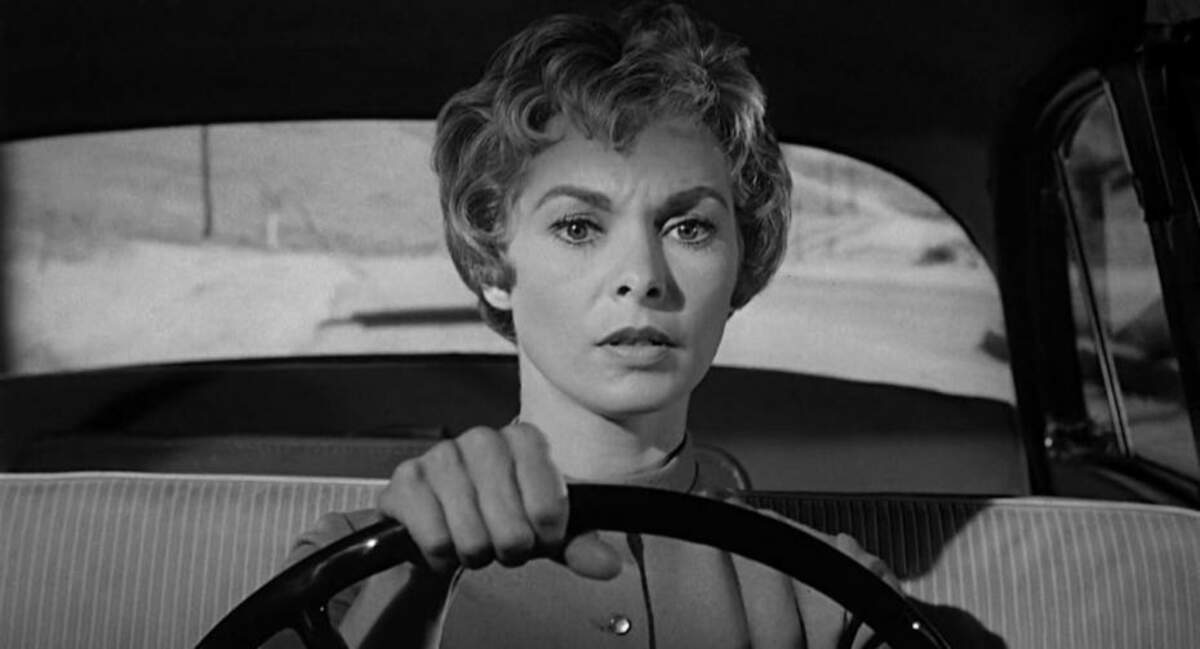 Janet Leigh en route vers le Bates Motel dans Psychose de Alfred Hitchcock