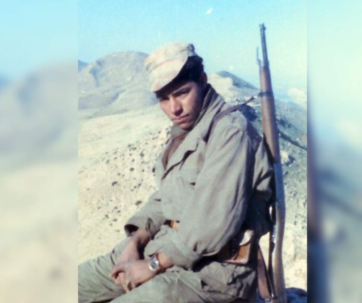 Été 1961, un jeune harki en Algérie. Photo Jean Poussin, via Wikimédia (CC BY-SA 3.0)