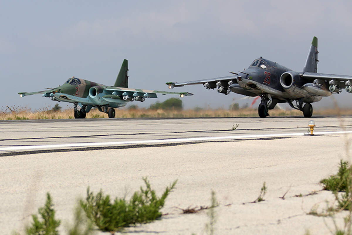 Sukhoï Su-25 russes, base de Lattaquié en Syrie, 3 Octobre 2015. / Mil.ru, Wikimedia