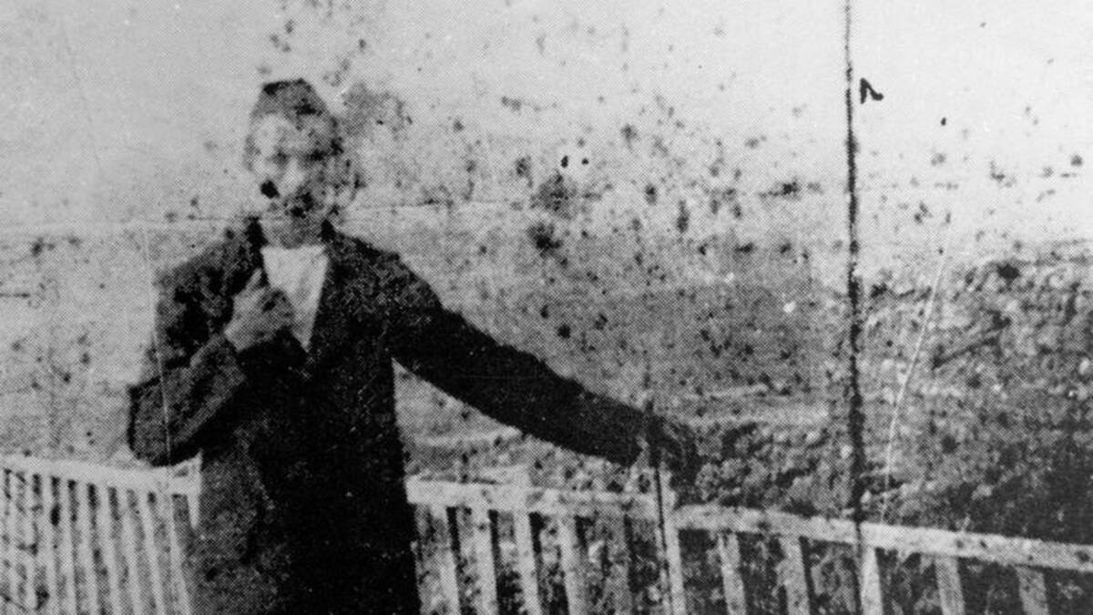 Autoportrait de Rimbaud à Harar en 1883, Wikipédia