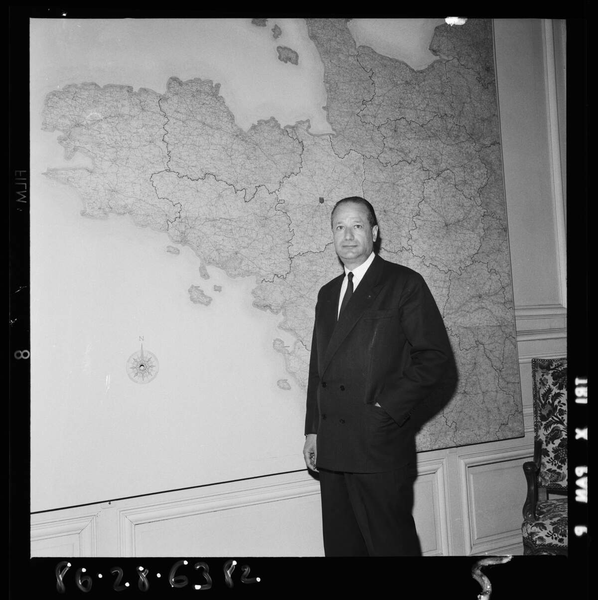 Portrait de Jacques Pélissier. Haut fonctionnaire français. Préfet, il a présidé la SNCF de 1975 à 1981. Numéro d’inventaire : 986.0028.6382. Musée de Bretagne
