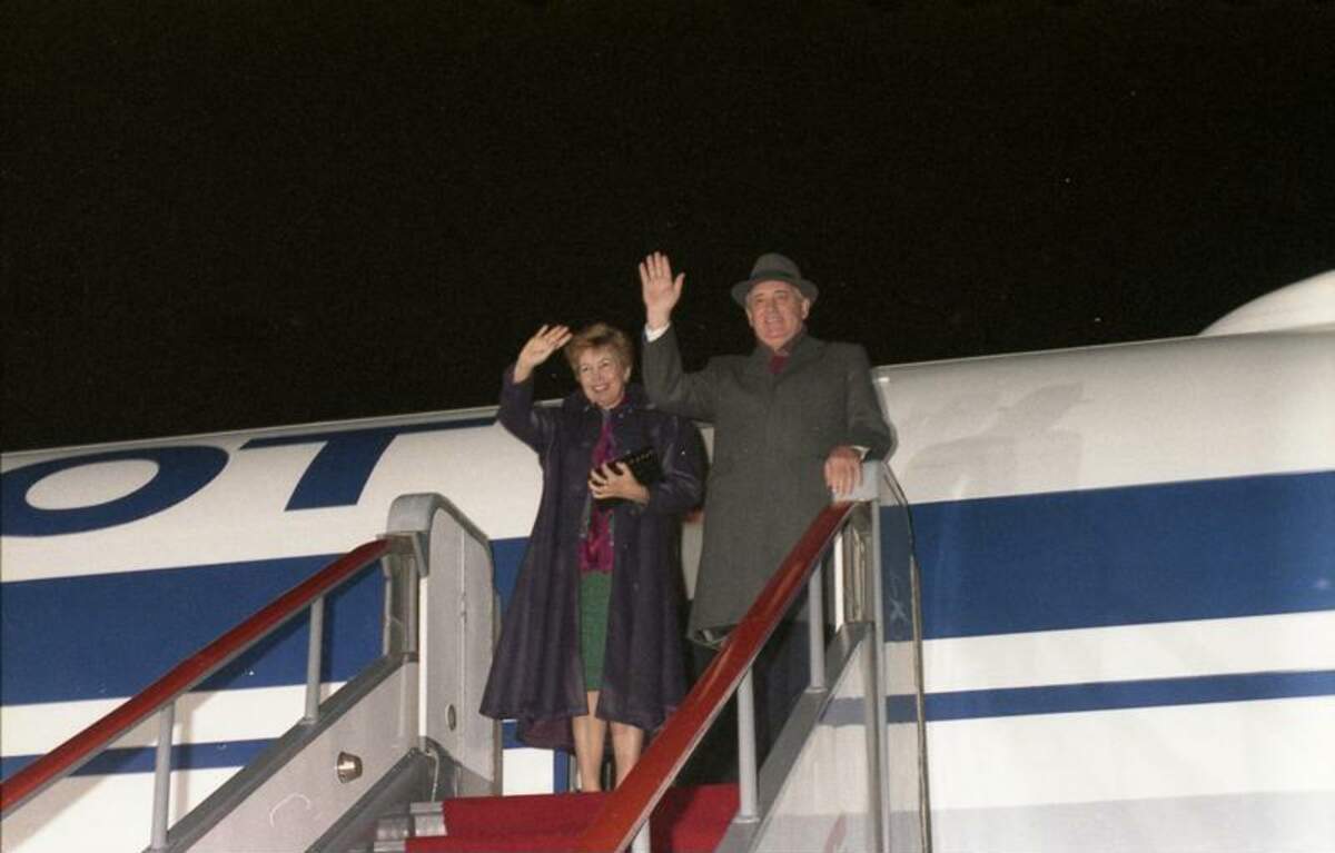 Mikhaïl Gorbatchev, à l’occasion du 40e anniversaire de la RDA à Berlin. German Federal Archive