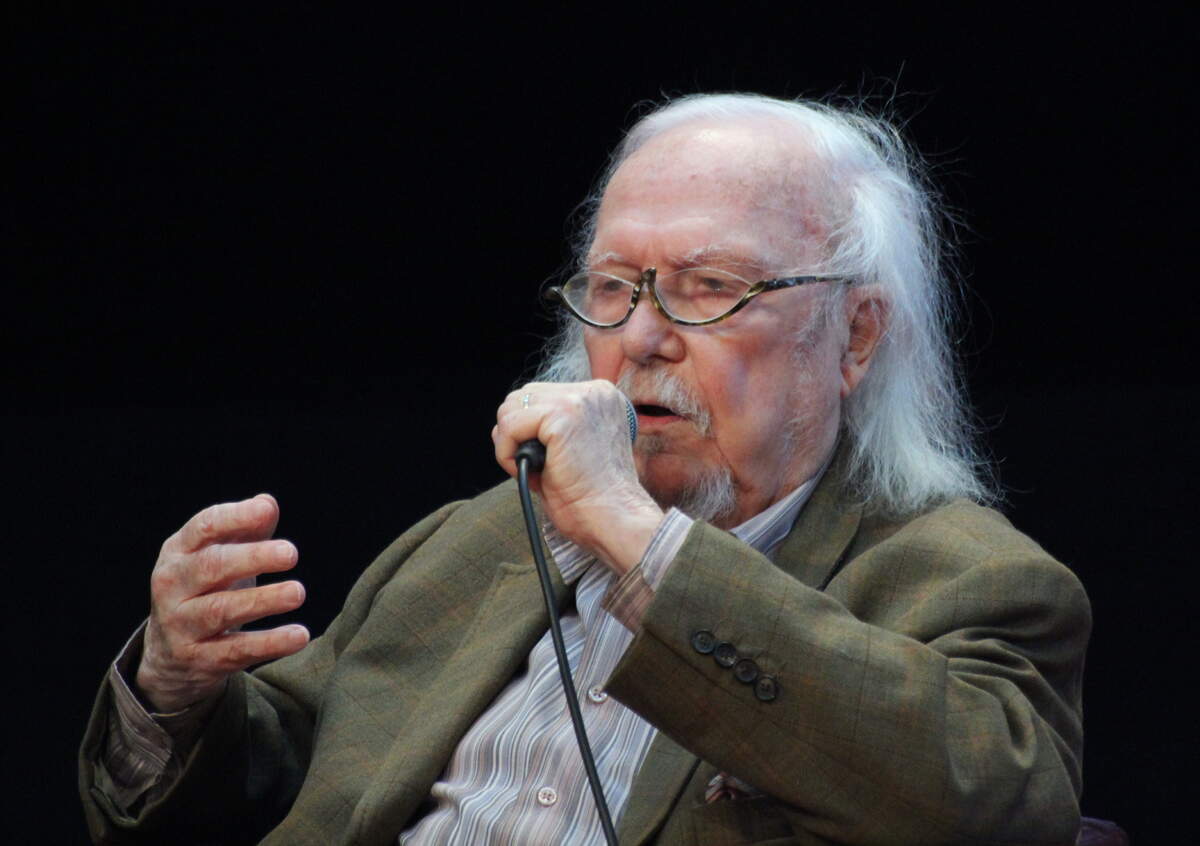 Alain Rey aux Utopiales 2014 à Nantes en France. Via wikimédia