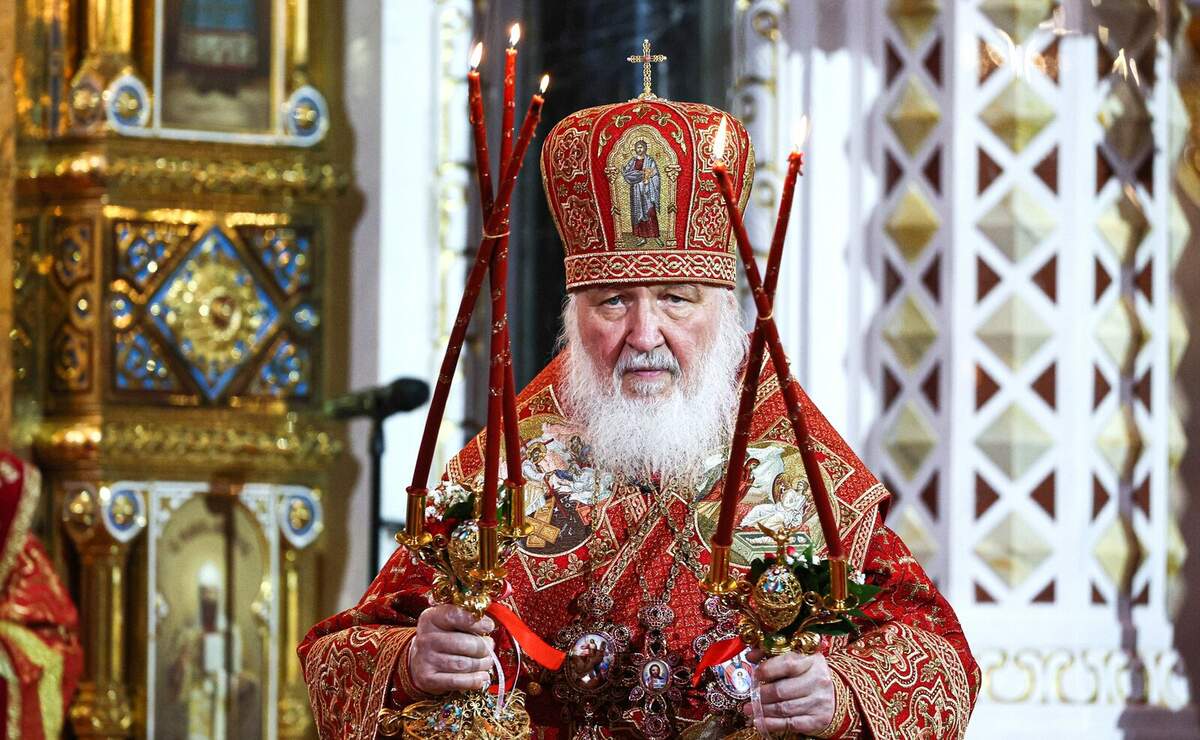 Le patriarche de Moscou et de toute la Russie, Cyrille, célèbre la messe de Pâques à la cathédrale du Christ-Sauveur de Moscou, www.kremlin.ru via Wikimedia