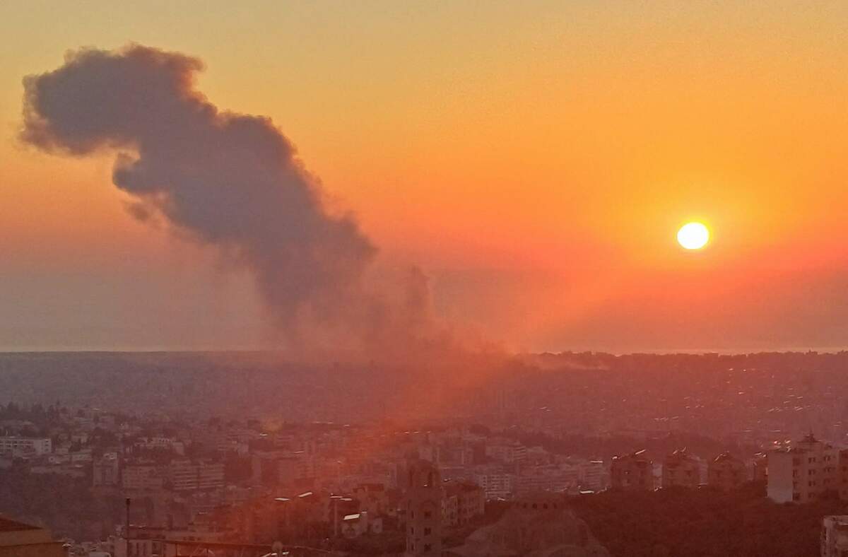 Panache de fumée après le bombardement israélien du quartier général du Hezbollah au Liban. Par Jimmyp84   Travail personnel, CC0, https://commons.wikimedia.org/w/index.php?curid=155061486 Septembre 2024