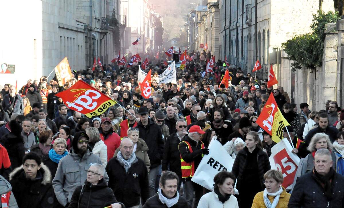 Mouvement social contre la réforme des retraites en France de 2023. Par Toufik-de-Planoise   Travail personnel, CC BY-SA 4.0, https://commons.wikimedia.org/w/index.php?curid=129925887