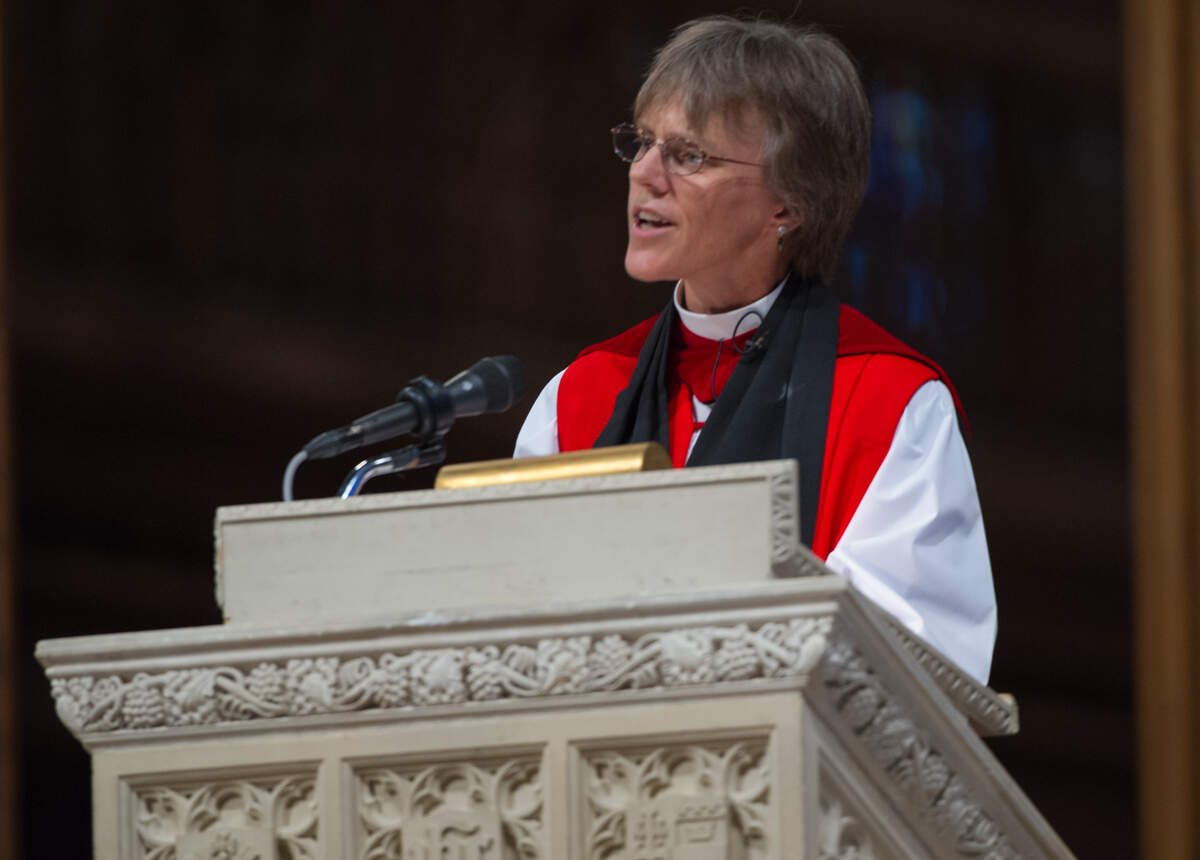 Mariann Edgar Budde, évêque de Washington DC, en 2012. Via Wikimedia