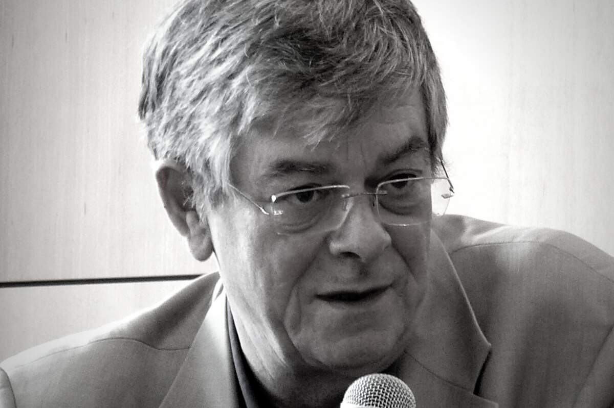 François Gèze, PDG des éditions La Découverte, dans le cadre du Festival international de géographie de Saint-Dié-des-Vosges (2011) Crédit : Ji-Elle Via Wikimedia