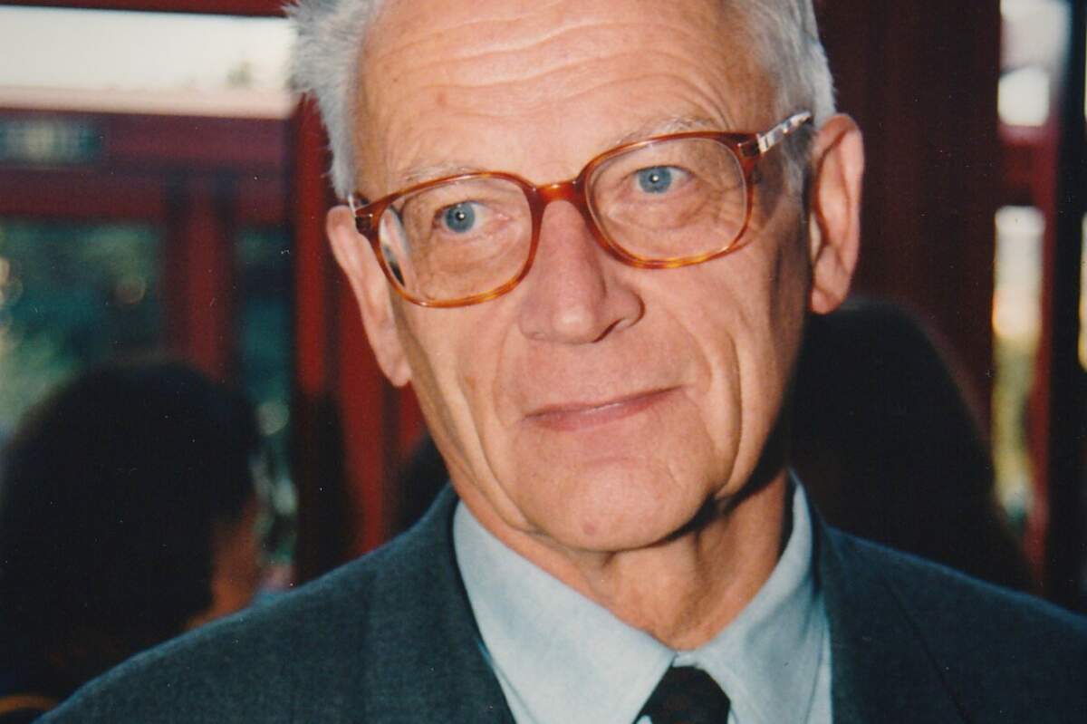 Alain Touraine, président du Festival international de géographie 1997 · Photographe de la Ville de Saint-Dié-des-Vosges, dans le cadre de sa mission ; scan par Ji-Elle