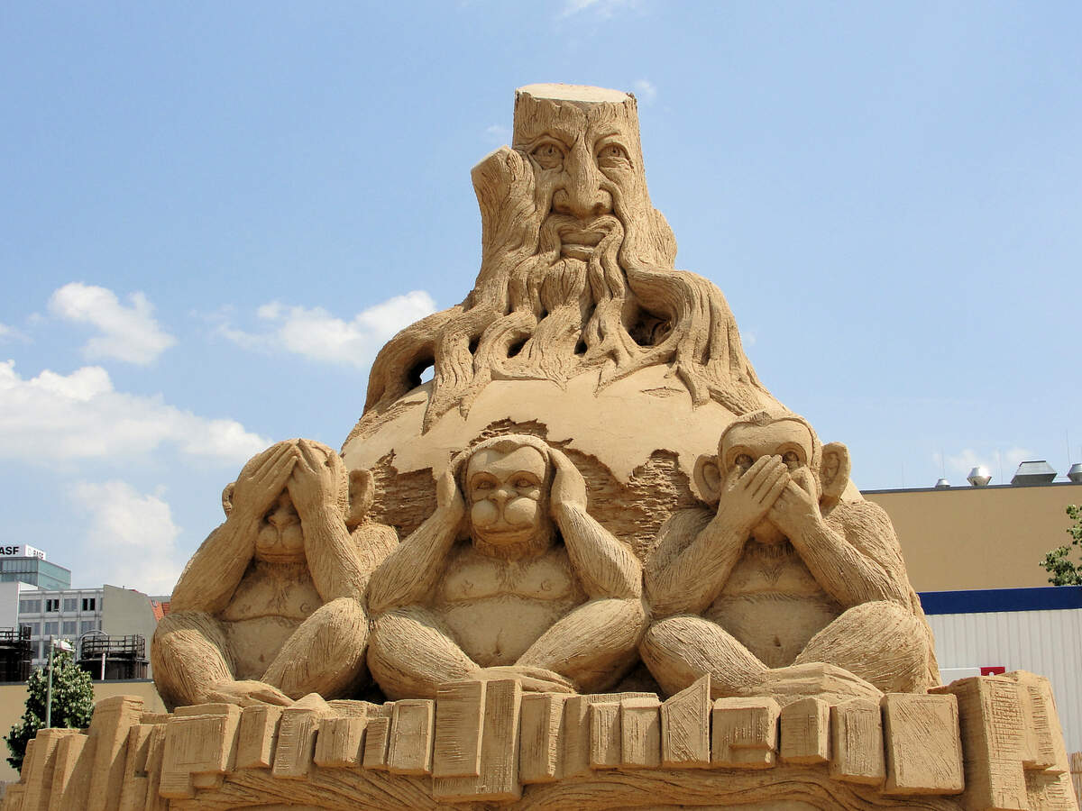 Climate Change is an inconvenient Truth, une sculpture de sable de Sudarsan Pattnaik (photo Gertrud K., 2020) 