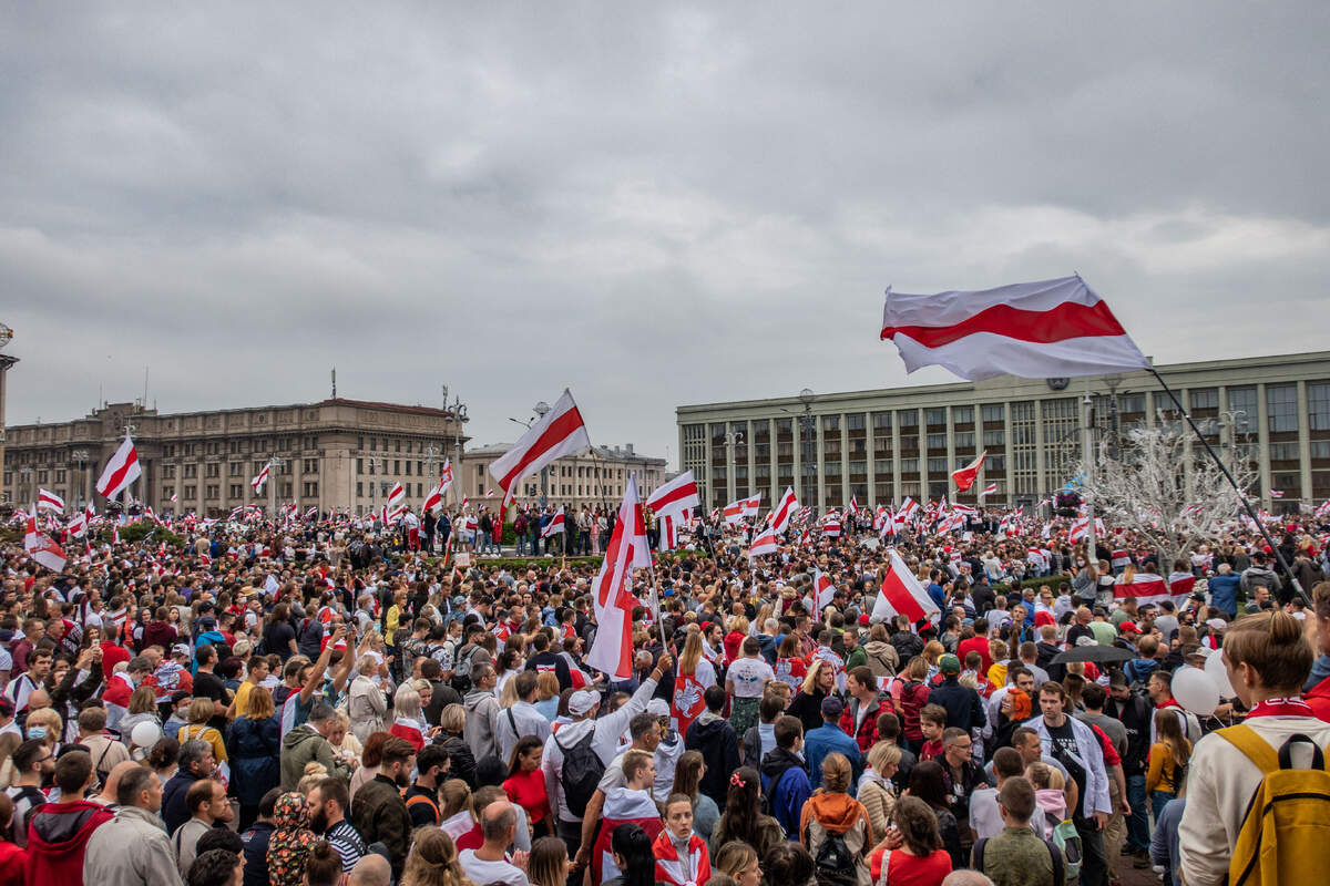 Manifestation contre l’élection de Loukachenko, à Minsk, le 23 août 2020 (photo Homoatrox via Wikimedia)