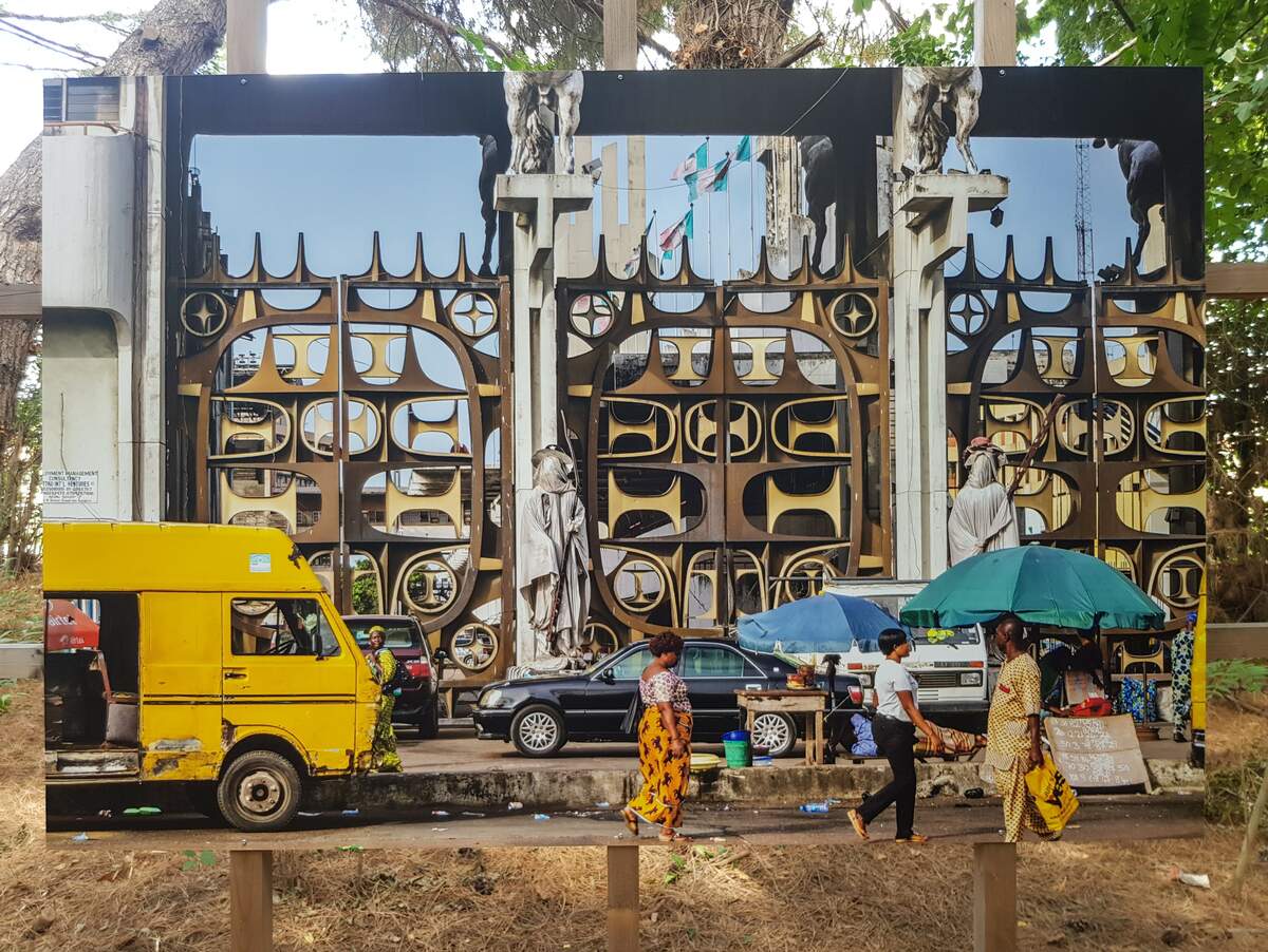 Andrew Esebio, série Mutations, 2015-en cours. Vue de l’exposition État d’Esprit africain - Villes hybrides (photo Jean-François Bouthors)