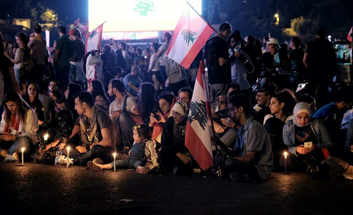 Des manifestants bloquent le Ring à Beyrouth le 26 octobre 2019 (CC Nadim Kobeissi)