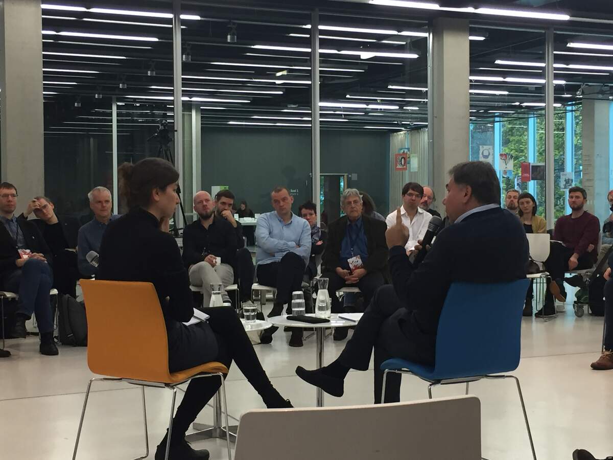Holly Case et Ivan Krastev en conversation à Berlin, le 4 novembre 2019.