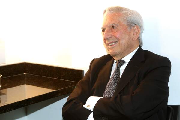 Lire Mario Vargas Llosa