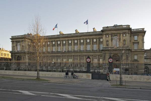 Le métier diplomatique en danger