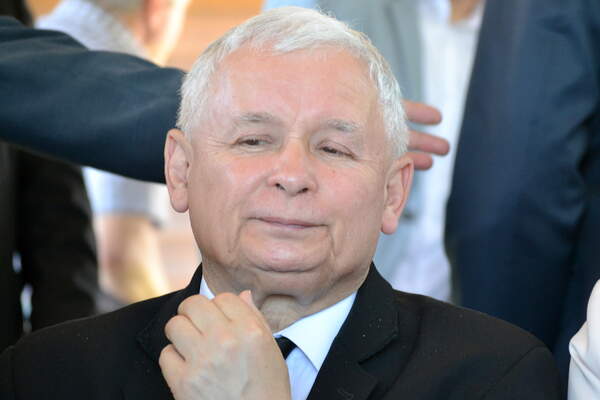 Pologne : Kaczyński tient bon