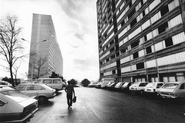 La banlieue au centre