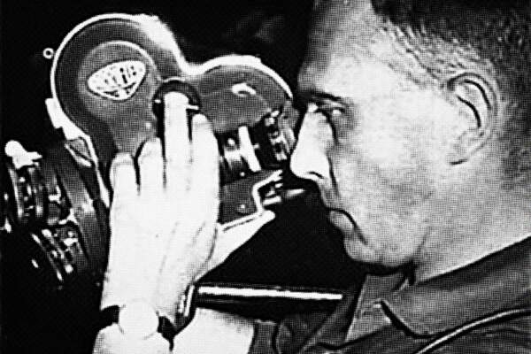Croix de bois et chemin de fer - Chris Marker