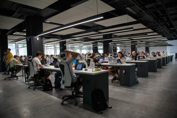 Souffrir au travail : purger les passions ou ouvrir la voie à l’action ?