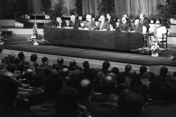 Faut-il aider Gorbatchev ?