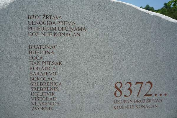 Srebrenica : il y a un an