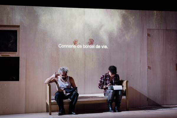 Mais quand même, du théâtre. Sur Journée de noces chez les Cromagnons de Wajdi Mouawad