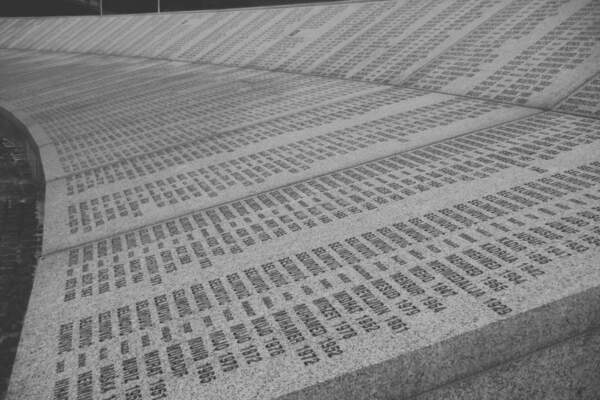 Le génocide de Srebrenica toujours nié