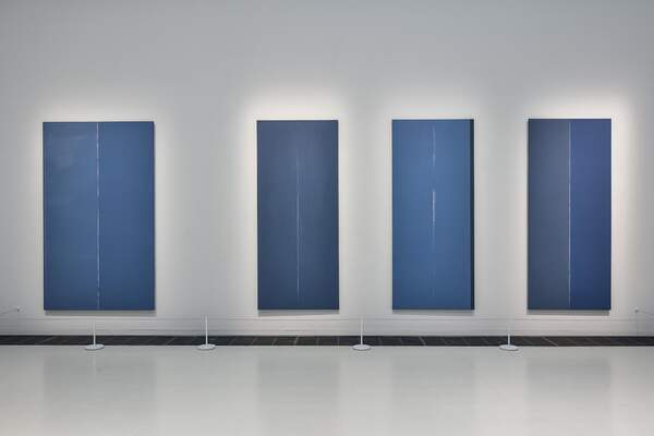 Geneviève Asse, peintre du bleu