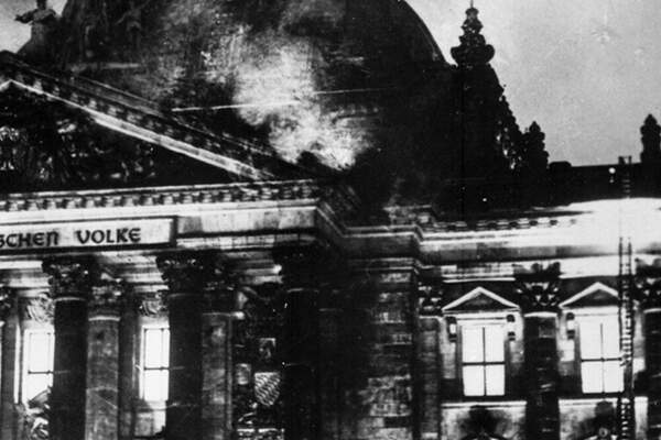 « Il est 5 minutes avant 1933 »