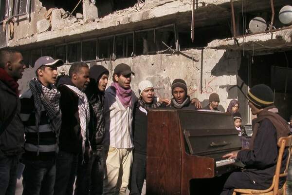 Un œil brûlant du sel de trop vieilles larmes : Little Palestine. Journal d’un siège d’Abdallah Al Khatib