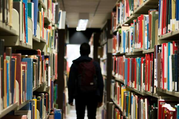 La double peine de l’université