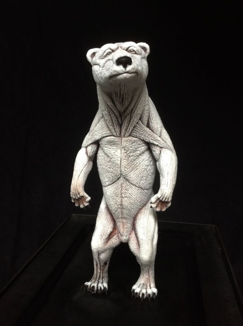 Nicolas Darrot, Petite ourse, 2014, bronze et système frigorifique, 170x35x25cm, collection Ramus del Rondeaux, France