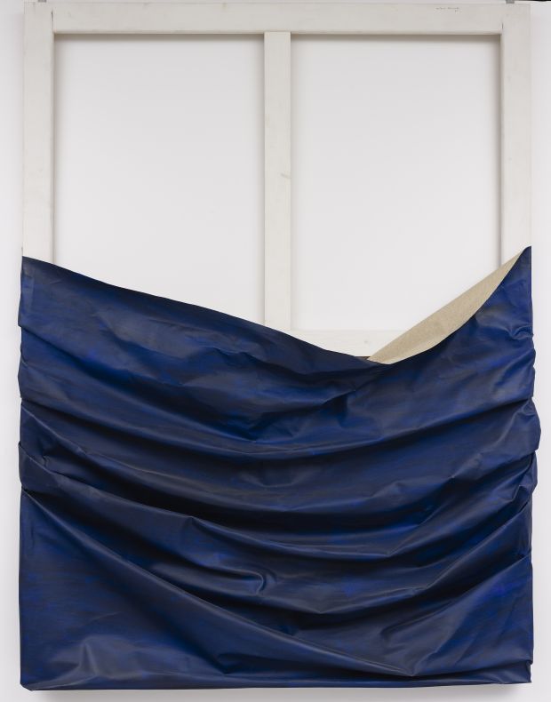 Pintura habitada [Peinture habitée], 1975. Acrylique sur photographie, 41 x 47 cm, Coll. Americo Marques, Cascais. Photo Filipe Braga © Fundacao de Serralves, Porto