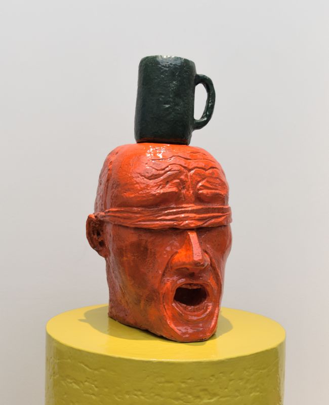 Johan Creten, L’Homme parfait, 1993, émail sur terre cuite rouge en deux éléments, 87 x 53 x 56 cm